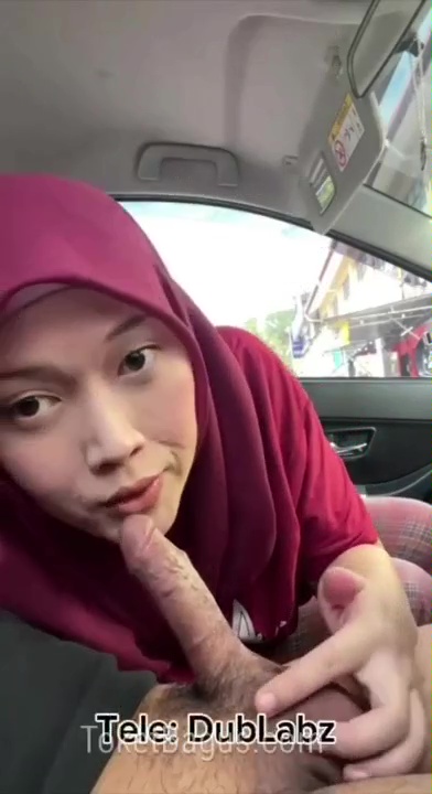Ibu Guru TK SD Jilbab Merah Museum Dalam Mobil