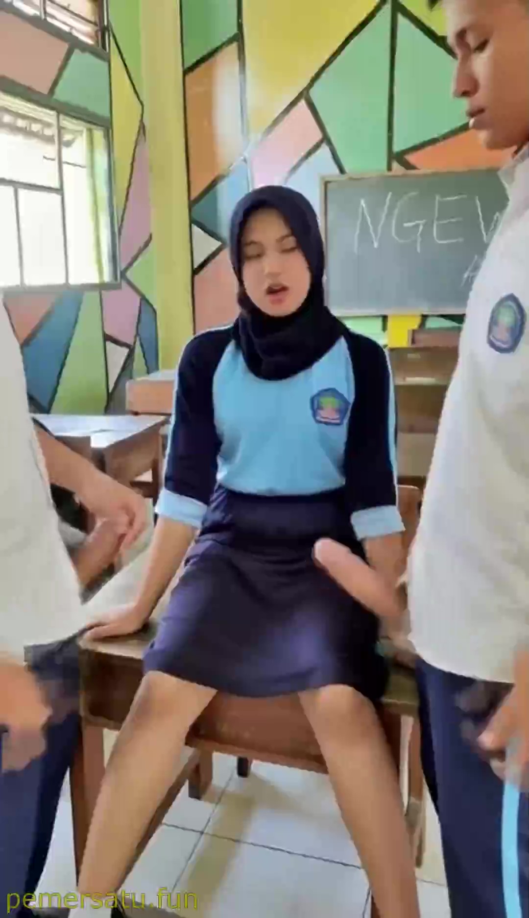 Anak Murid Esempe Seragam Olahraga Ngiclik 3Sme Dalam Kelas